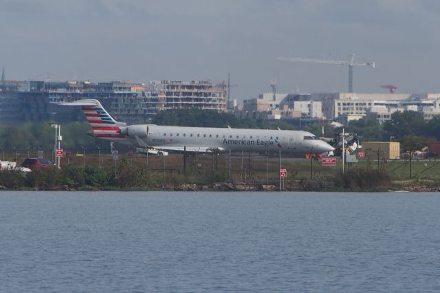 Canadair Regional Jet CRJ-200 (N702PS)