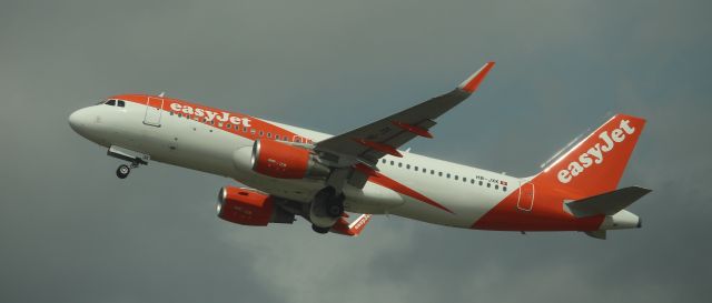 Airbus A320 (HB-JXK)