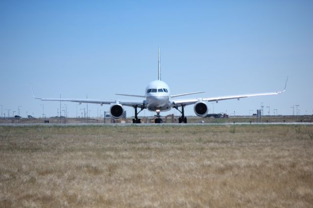 BOEING 757-300 (N73860)