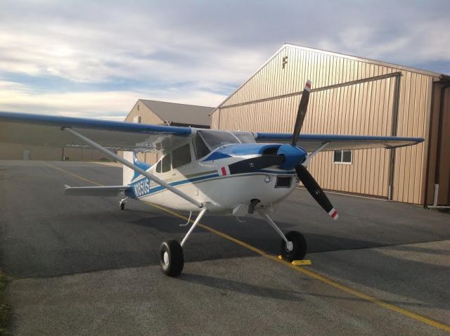 Cessna Skywagon (N185US)