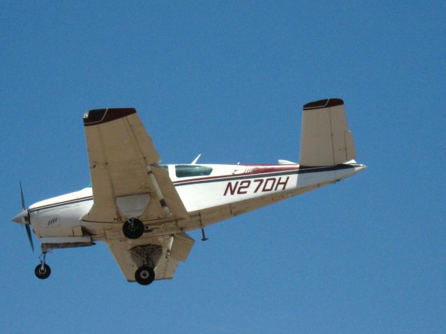 Beechcraft 35 Bonanza (N27DH) - LANDING ON RWY 24