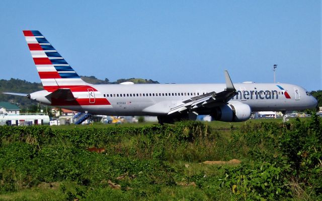 Boeing 757-200 (N190AA)