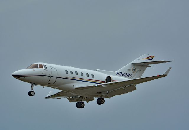 Hawker 800 (N902MS) - Visiting CYHU in May 2023