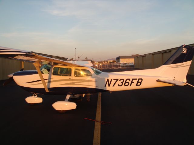 N736FB — - Sunset at KDVT.