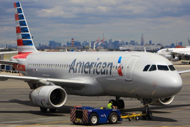 Airbus A320 (N653AW)