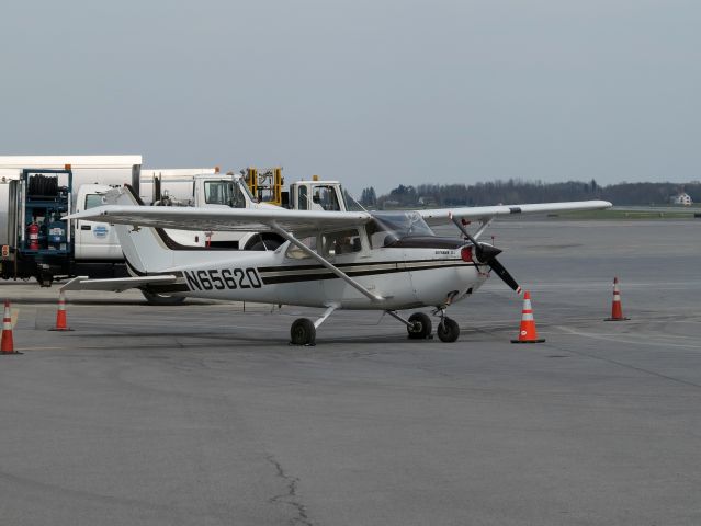 Cessna Skyhawk (N65620)