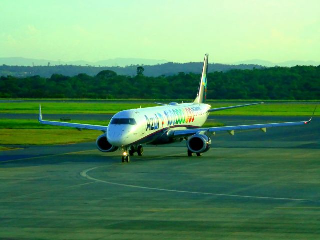 Embraer ERJ-190 (PR-AXS)