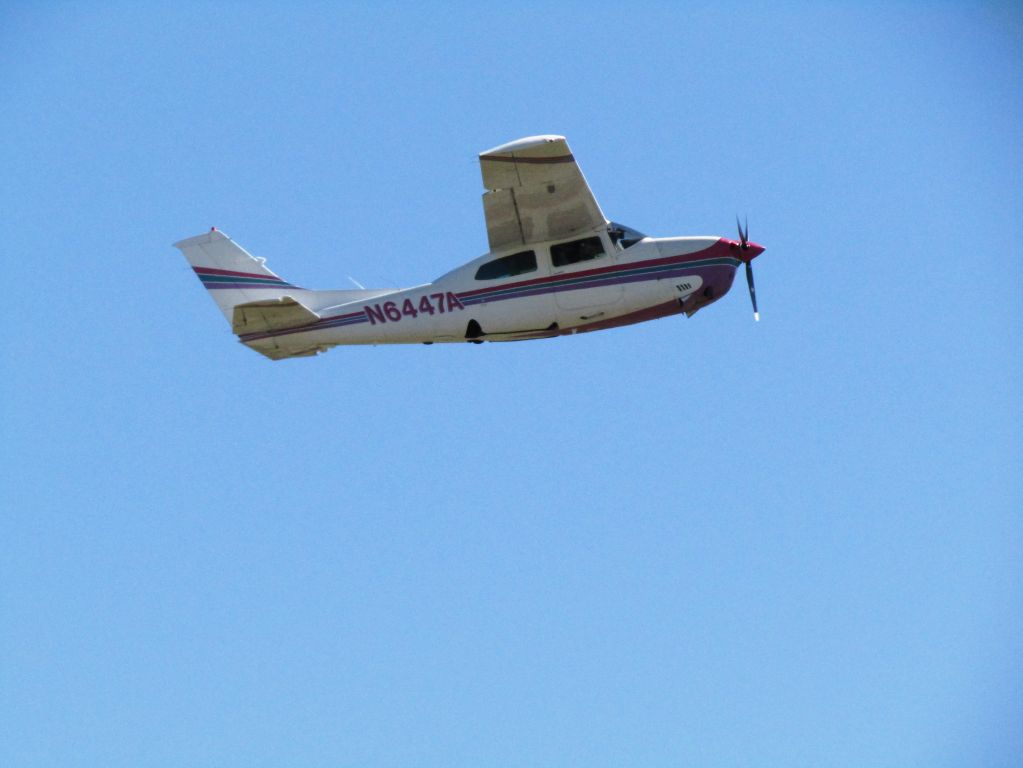 Cessna T210 Turbo Centurion (N6447A) - Taking off RWY 20R