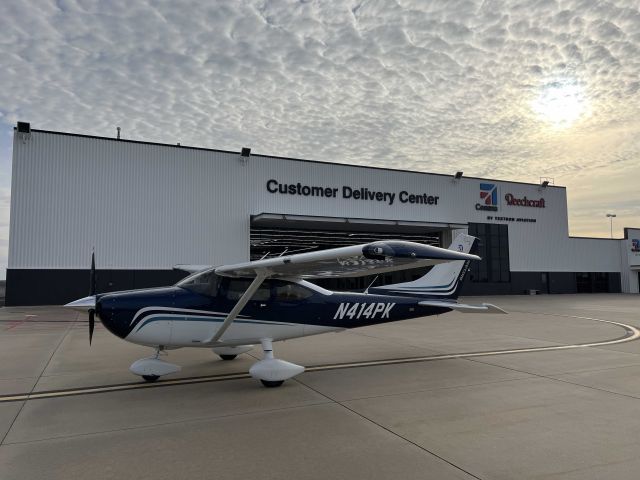 Cessna Skylane (N414PK)