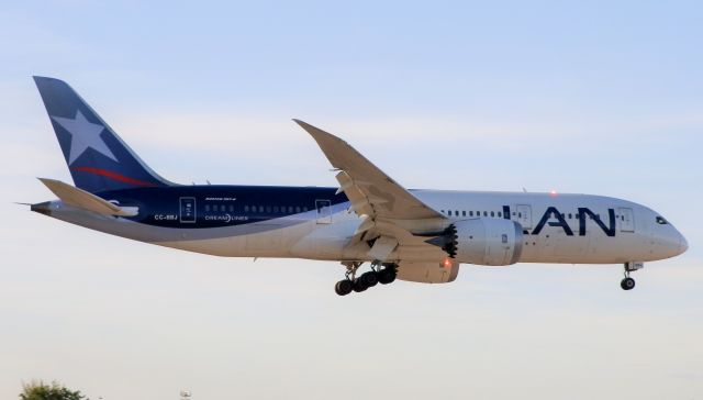 Boeing 787-8 (CC-BBJ)