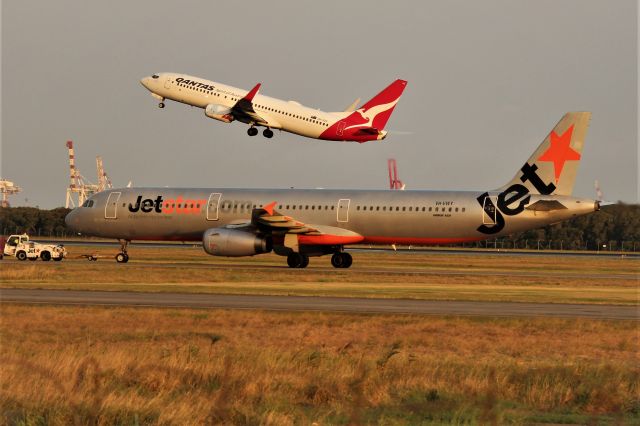 Airbus A321 (VH-VWY)