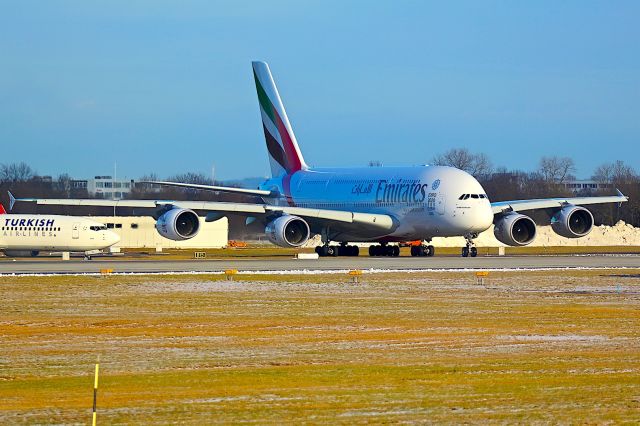 Airbus A380-800 (A6-EDF)