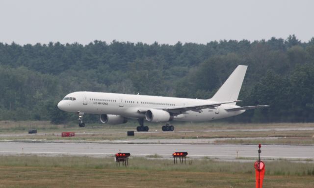 Boeing 757-200 (02-5001)