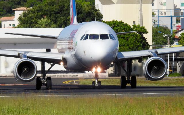 Airbus A320 (PR-MBY)