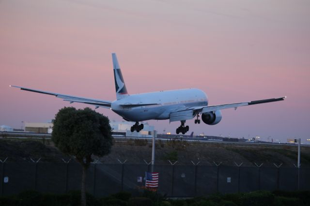 BOEING 777-300ER (B-KPC)