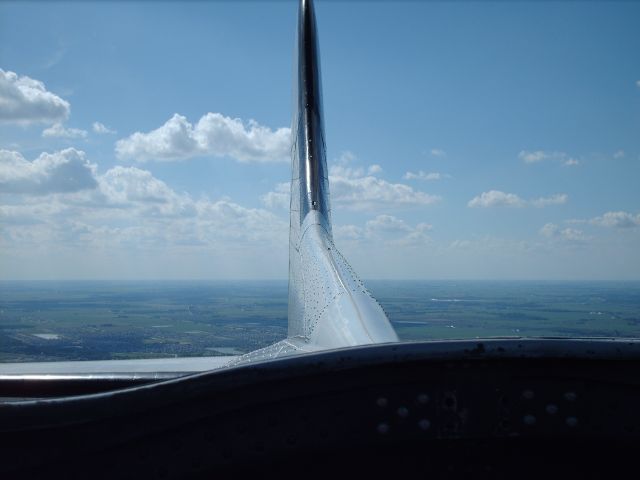 N390TH — - LOOKING OUT OF OPEN HATCH ABOVE RADIO ROOM