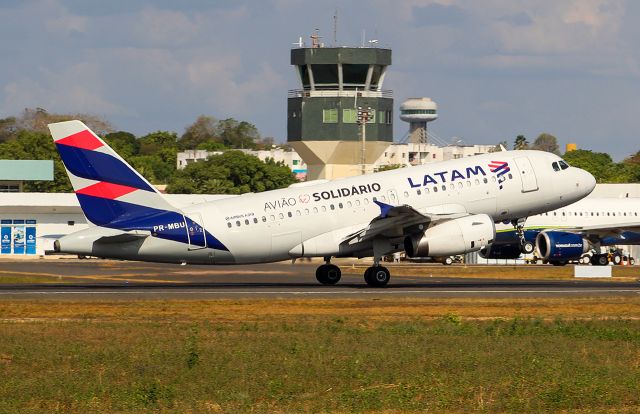 Airbus A319 (PR-MBU)