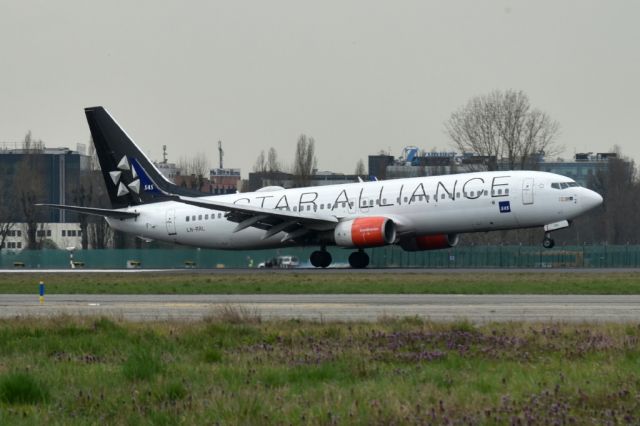 Boeing 737-800 (LN-RRL)