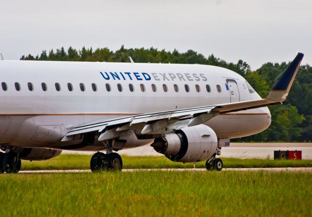 Embraer 175 (N87306)