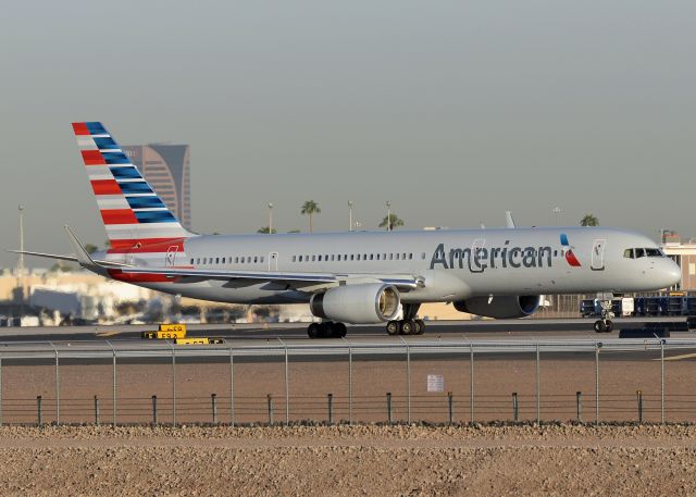 Boeing 757-200 (N205UW)