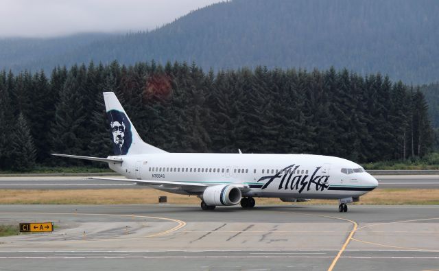 BOEING 737-400 (N760AS)