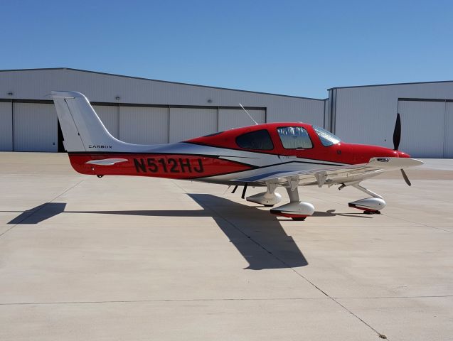 Cirrus SR-22 (N512HJ)