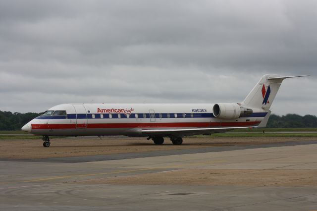 Canadair Regional Jet CRJ-200 —