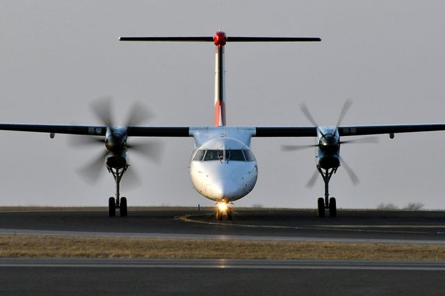 de Havilland Dash 8-400 (OE-LGJ) - De Havilland Canada DHC-8-402Q Austrian Arrows (March 2010)