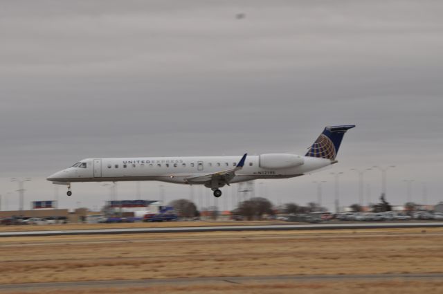 Embraer ERJ-145 (N12195)