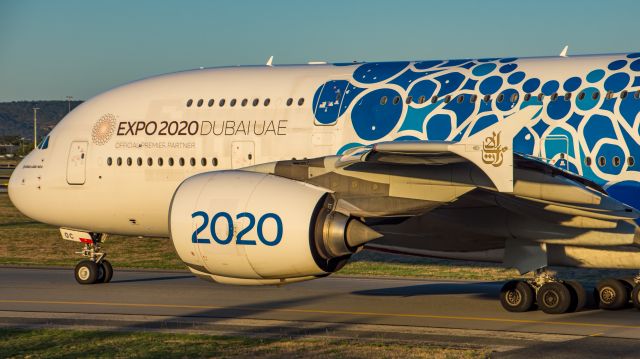 Airbus A380-800 (A6-EOC)