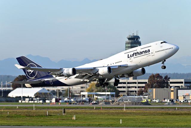 Boeing 747-400 (D-ABVM)