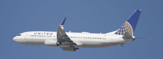 Boeing 737-800 (N76519)
