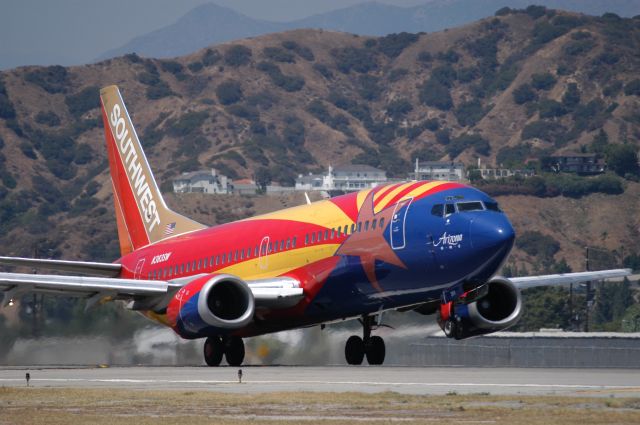 BOEING 737-300 (N383SW)