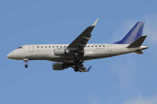 Embraer 170/175 (N979RP)