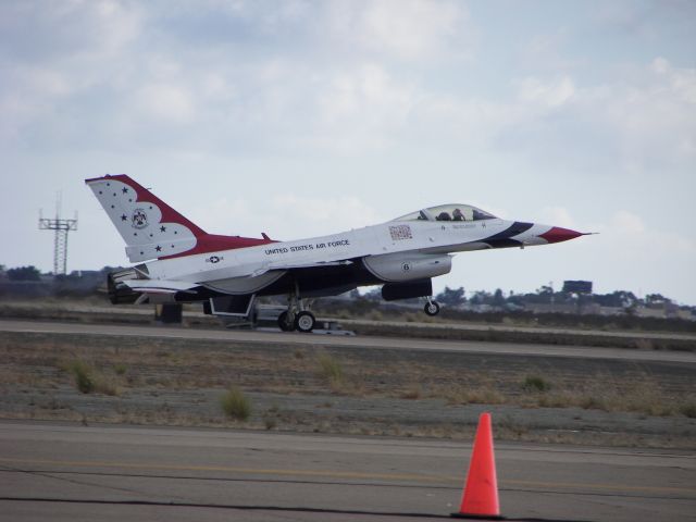 Lockheed F-16 Fighting Falcon — - MCAS Miramar Airshow 2007  San Diego, CA  #6 Solo Pilot landing, airbrakes open!