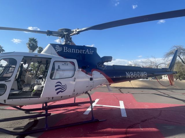 Eurocopter AS-350 AStar (N860MB) - Banner 3 sitting on Tempe Saint Luke’s Hospital Helipad 