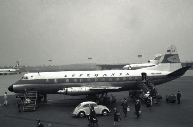 VICKERS Viscount (D-ANAF) - 1966 at Düsseldorf (EDDL)