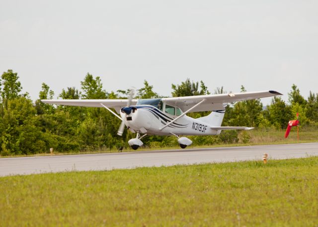 Cessna Skylane (N3193F)