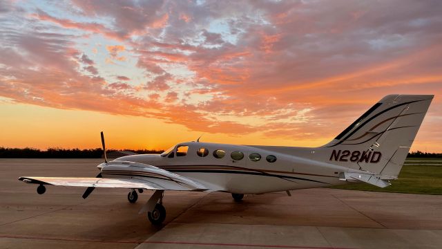 Cessna 421 (N28WD)