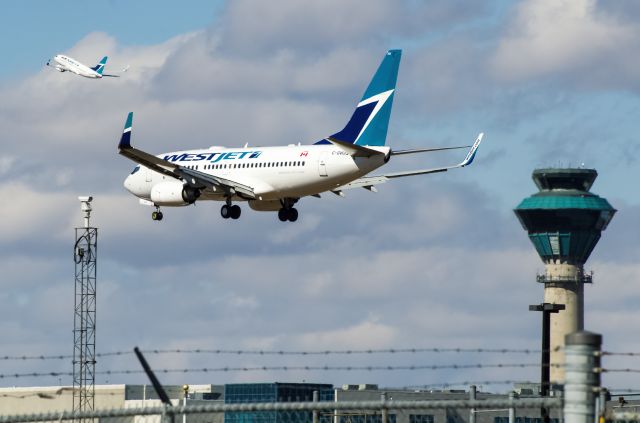 Boeing 737-700 (C-GWJG) - Relay race by WestJet