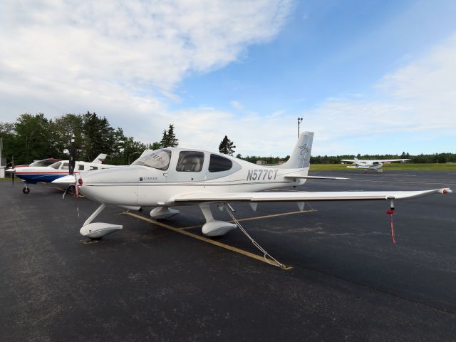 Cirrus SR-22 (N577CT)