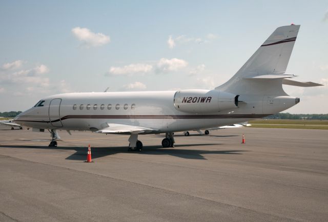 Dassault Falcon 2000 (N201WR)