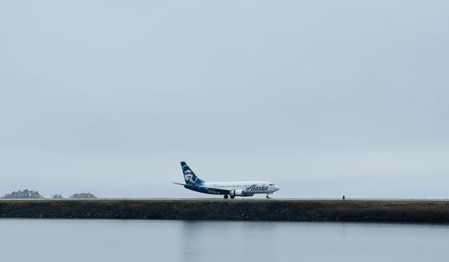 Boeing 737-700 (N609AS) - Alaska 62 landing into Sitka coming down from Juneau.