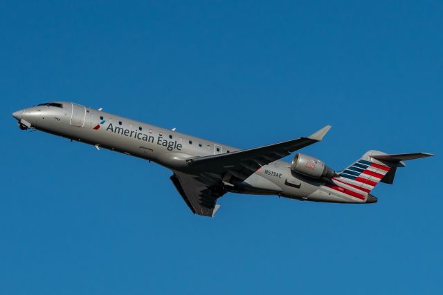 Canadair Regional Jet CRJ-700 (N513AE)