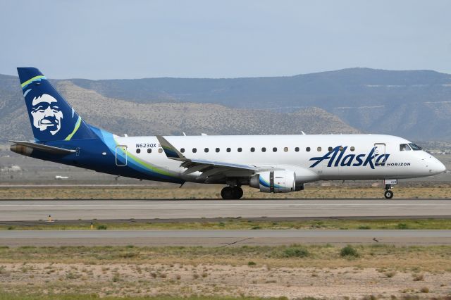 Embraer 175 (N623QX)