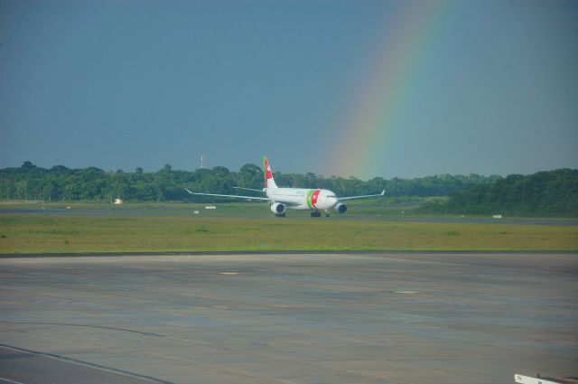 Airbus A330-200 (CS-TOP)