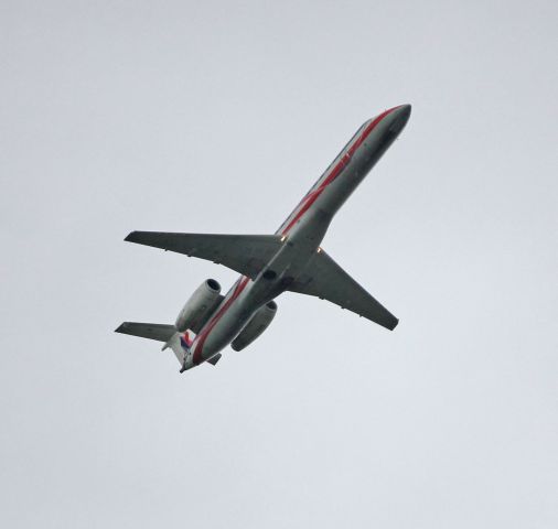 Embraer ERJ-145 (N691AE) - Departing Joplin.