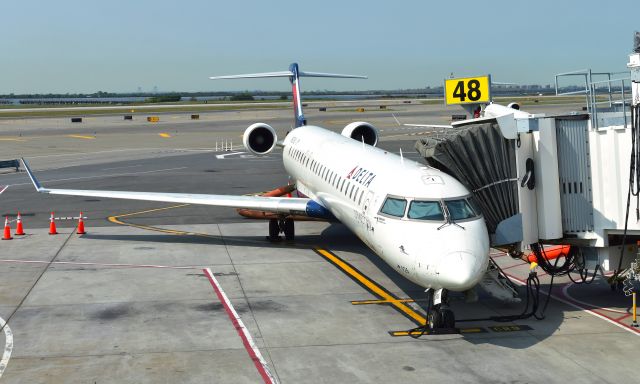 Canadair Regional Jet CRJ-900 (N926XJ) - Delta Connection Bombardier CRJ-900LR N926XJ in New York JFK