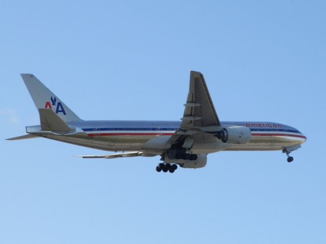 Boeing 777-200 (N773AN)