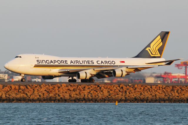 Boeing 747-400 (9V-SFO)